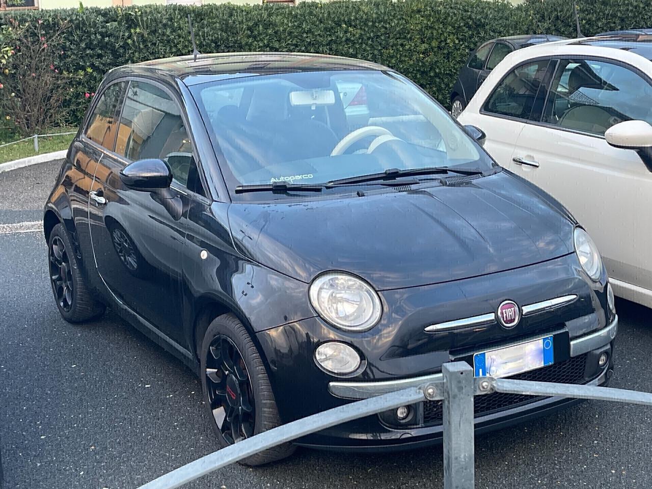 500 tetto pano interni pelle Leggidescrizione