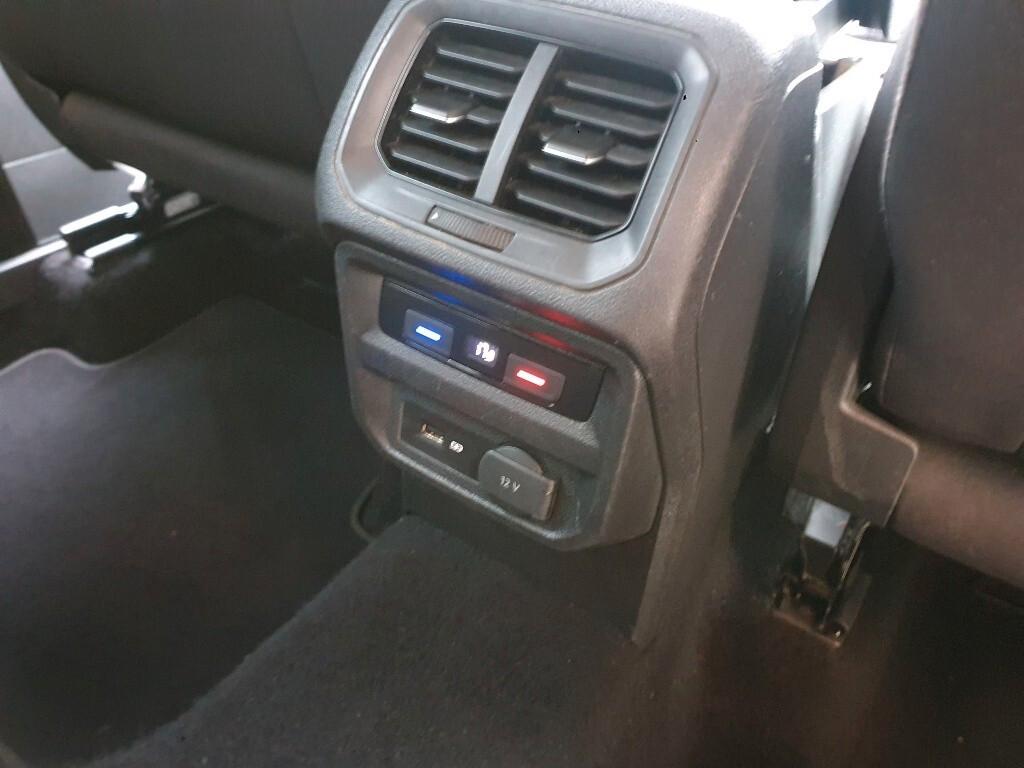 Volkswagen Tiguan 2.0 TDI SCR DSG 4MOTION R-Line BMT