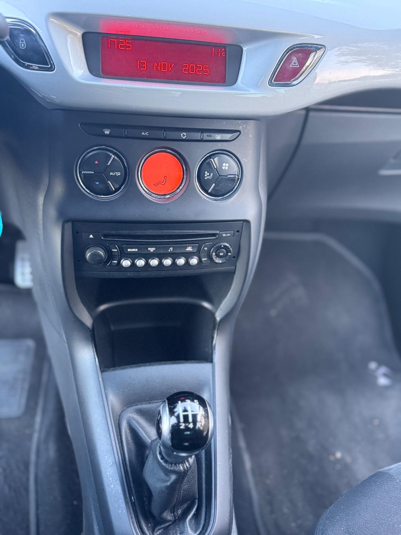 DS 3 1.2 VTI 82 JUST BLACK – FULL OPTIONAL