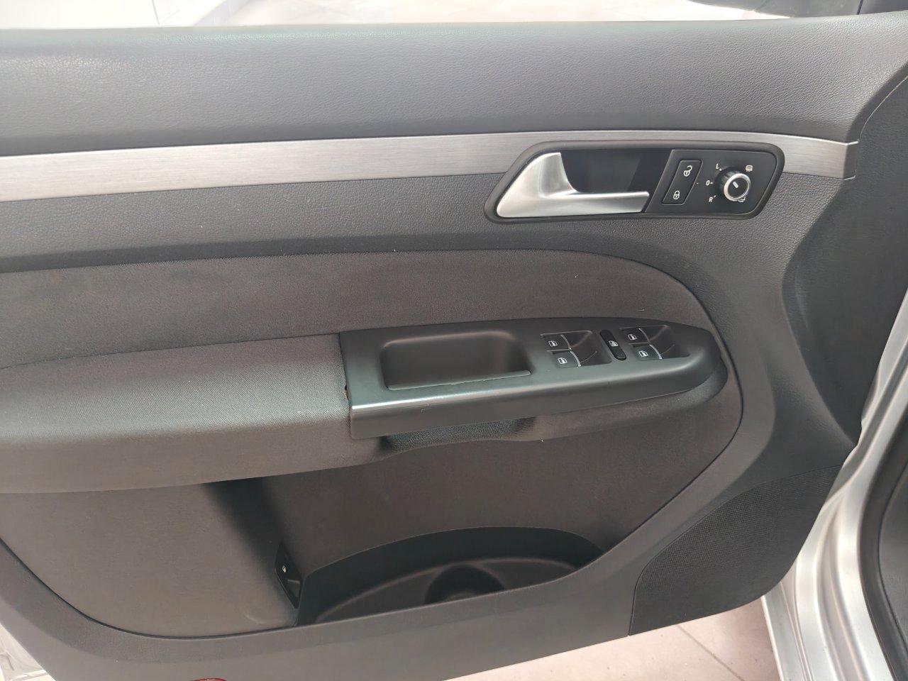 Volkswagen Touran 1.6 tdi Comfortline Business dsg 7POSTI