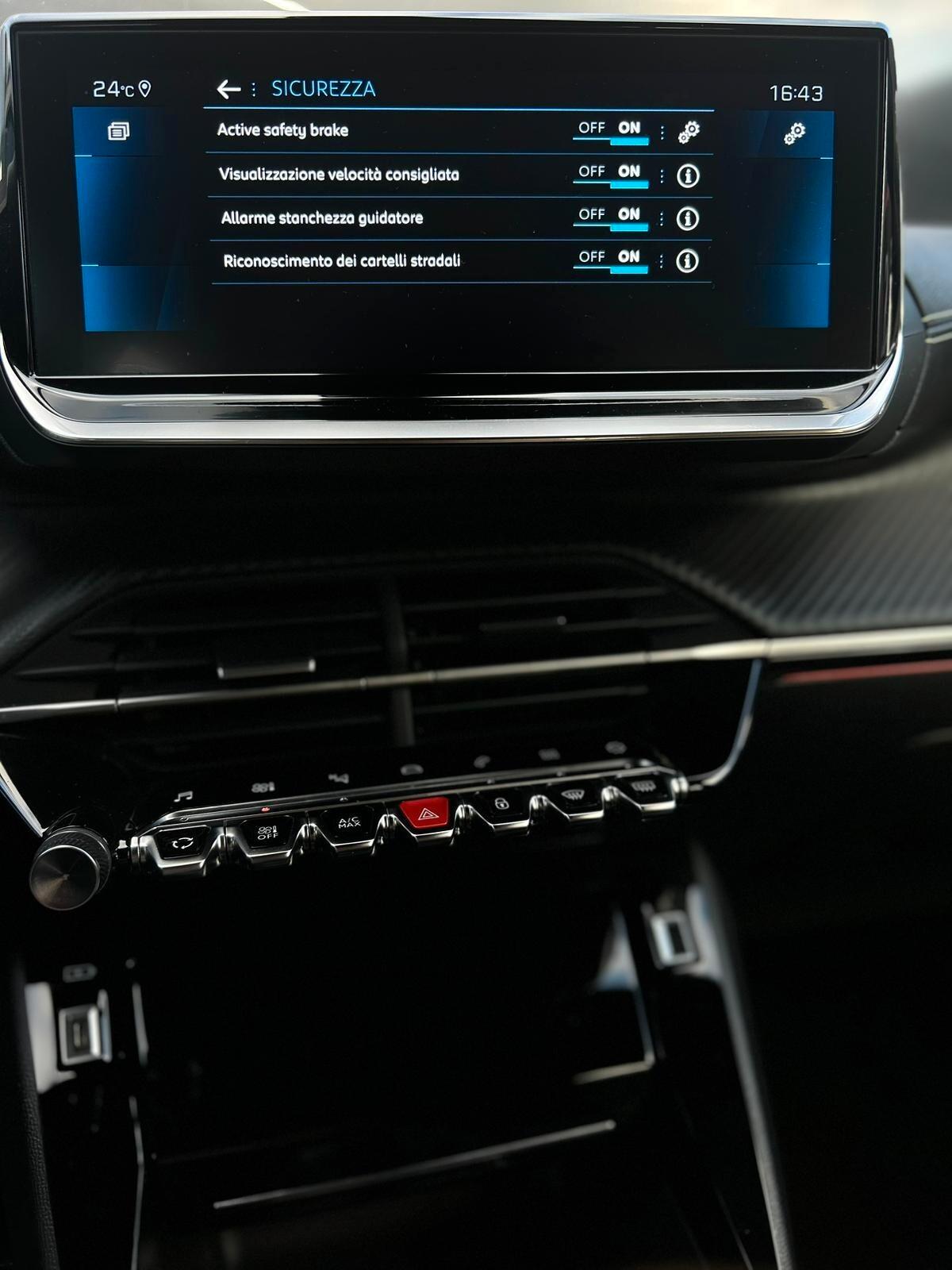 Peugeot 2008 PureTech 1.2 Benzina 130 S&S GT