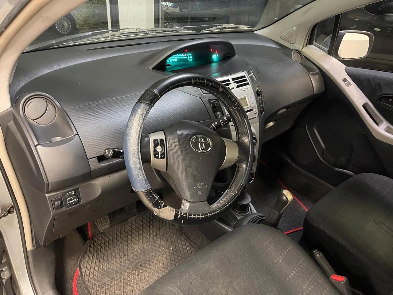 Toyota Yaris 1.0 5 porte Sol