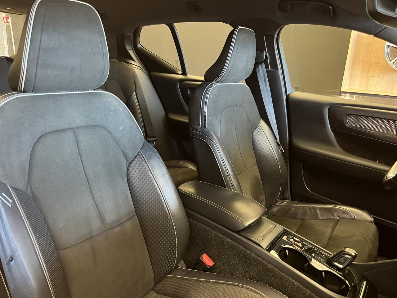 VOLVO XC40 - XC40 2.0 d4 R-design awd geartronic