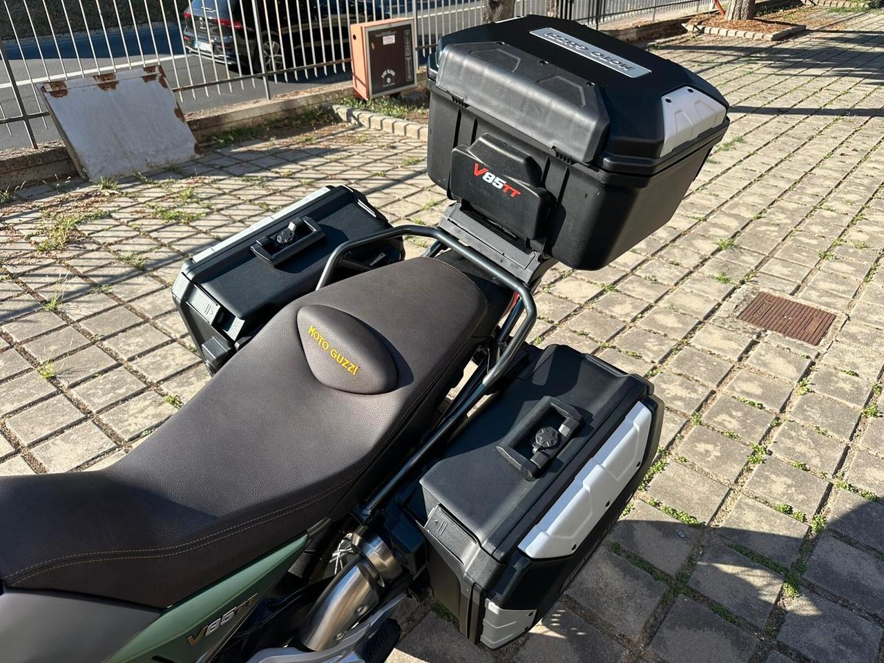 Moto Guzzi V 85 TT CENTENARIO