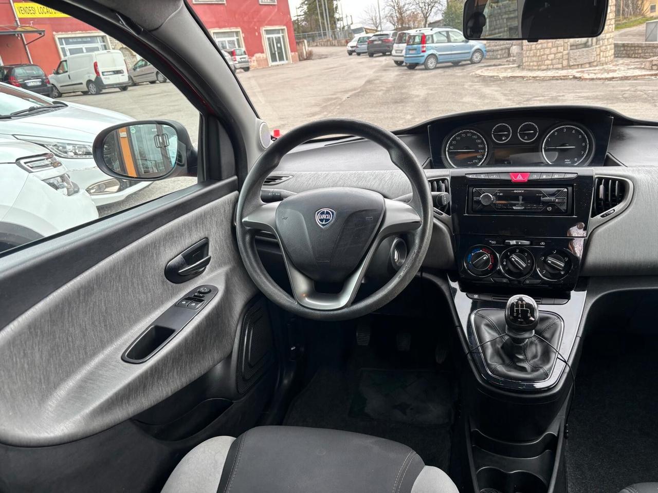 Lancia Ypsilon 0.9 TwinAir 85 CV 5 porte Metano Ecochic Gold