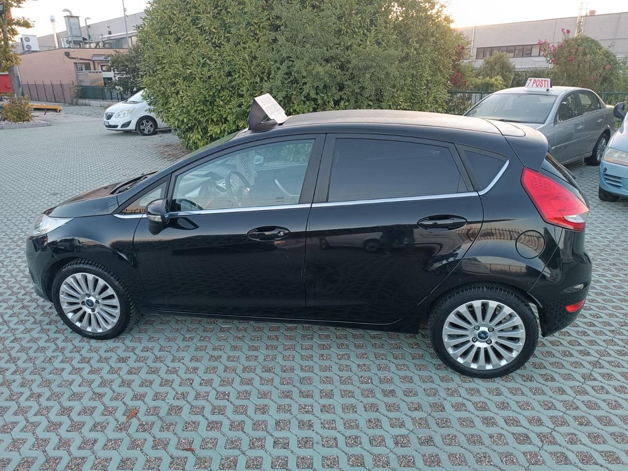 Ford Fiesta 1.2 Benzina-NEOPAT-132.000-2009