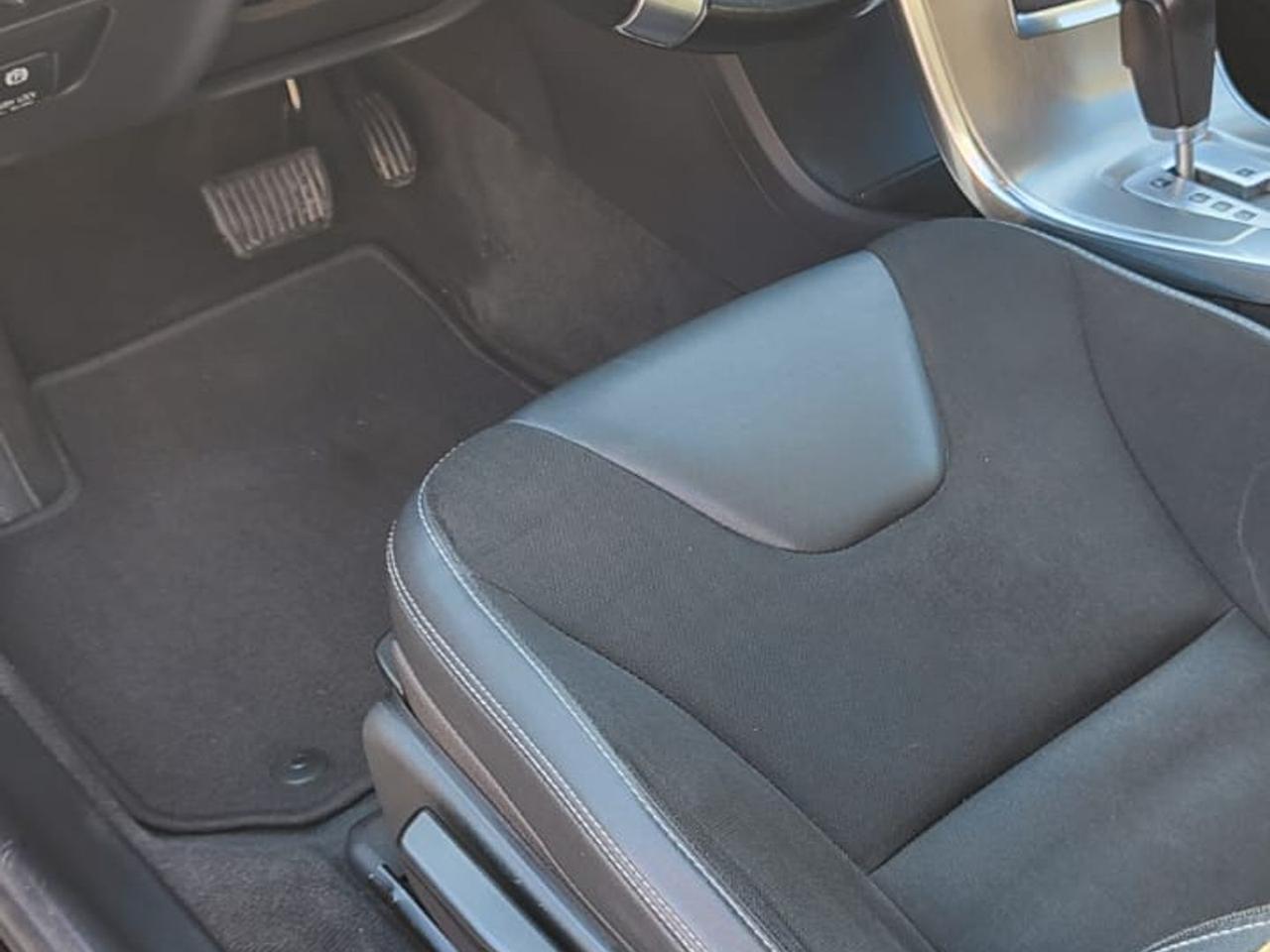 Volvo XC 60 2.4 D3 Kinetic #7699