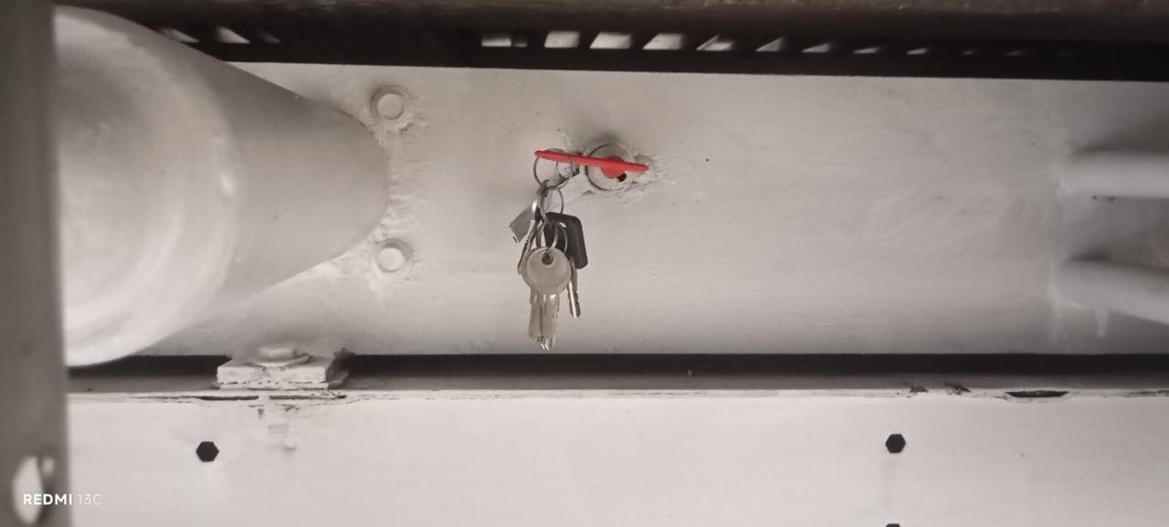 FORD TRANSIT RIBALTABILE TRILATERALE 4X4 DEL 2010