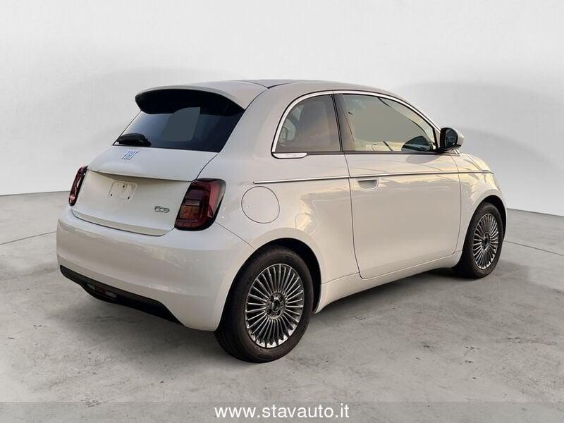 FIAT 500 Nuova Hatchback My23 La Nu