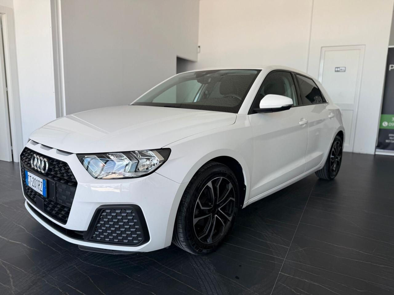 Audi A1 SPB 25 1.0 TFSI Identity Black