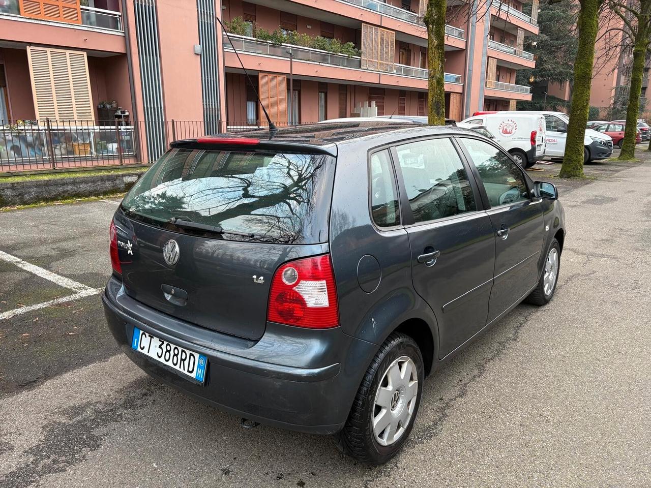 Volkswagen Polo 1.4/75CV 16V 5p. aut. Comfortline