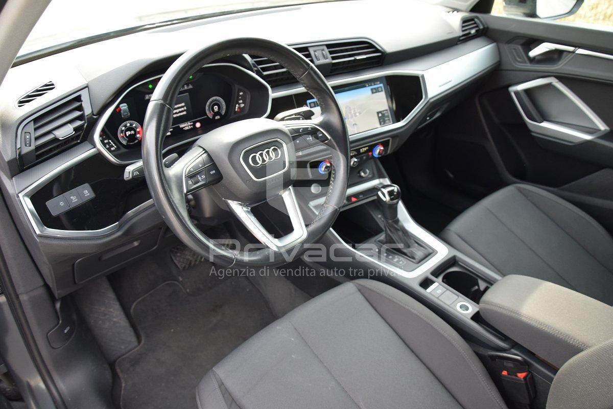 AUDI Q3 40 TDI quattro S tronic Business Advanced