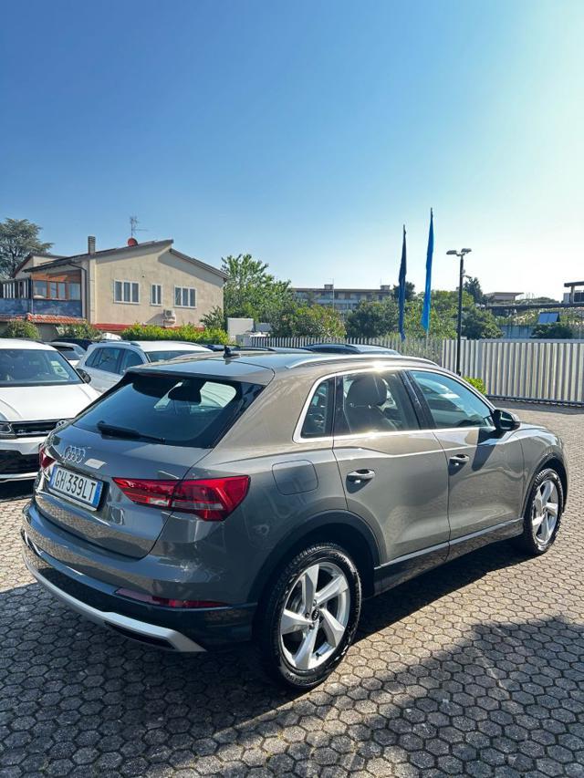 AUDI Q3 35 TDI S tronic Business Advanced