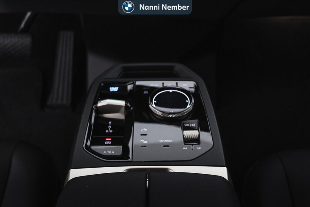 BMW iX 40 pacchetto sportivo xDrive