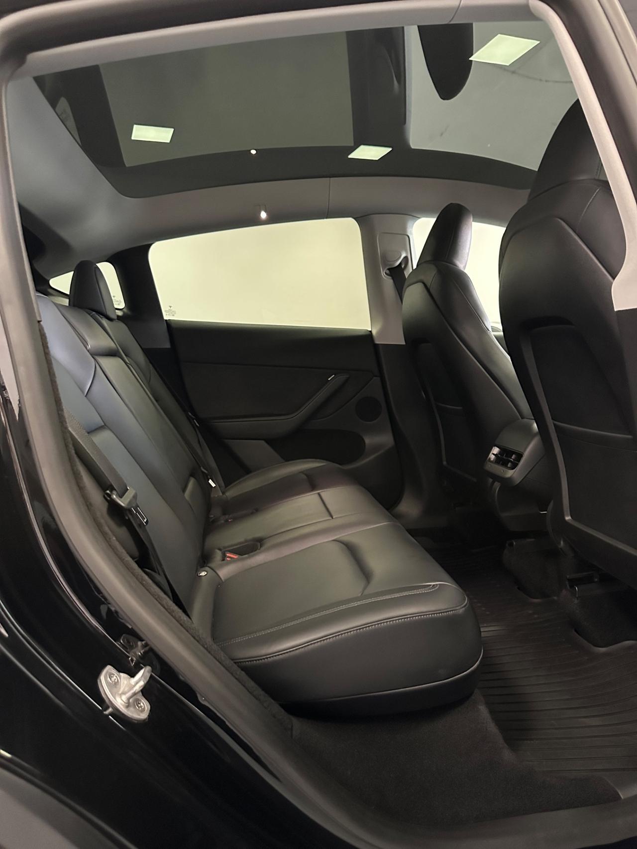 Tesla Model Y AWD Performance