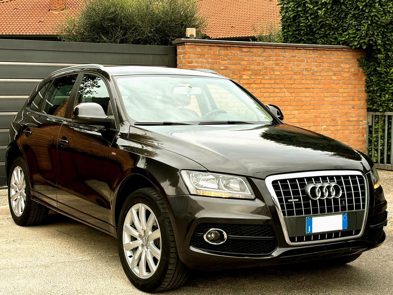 Audi Q5 2.0D aut. "S-line" int/est-Pelle,Nav-FULL
