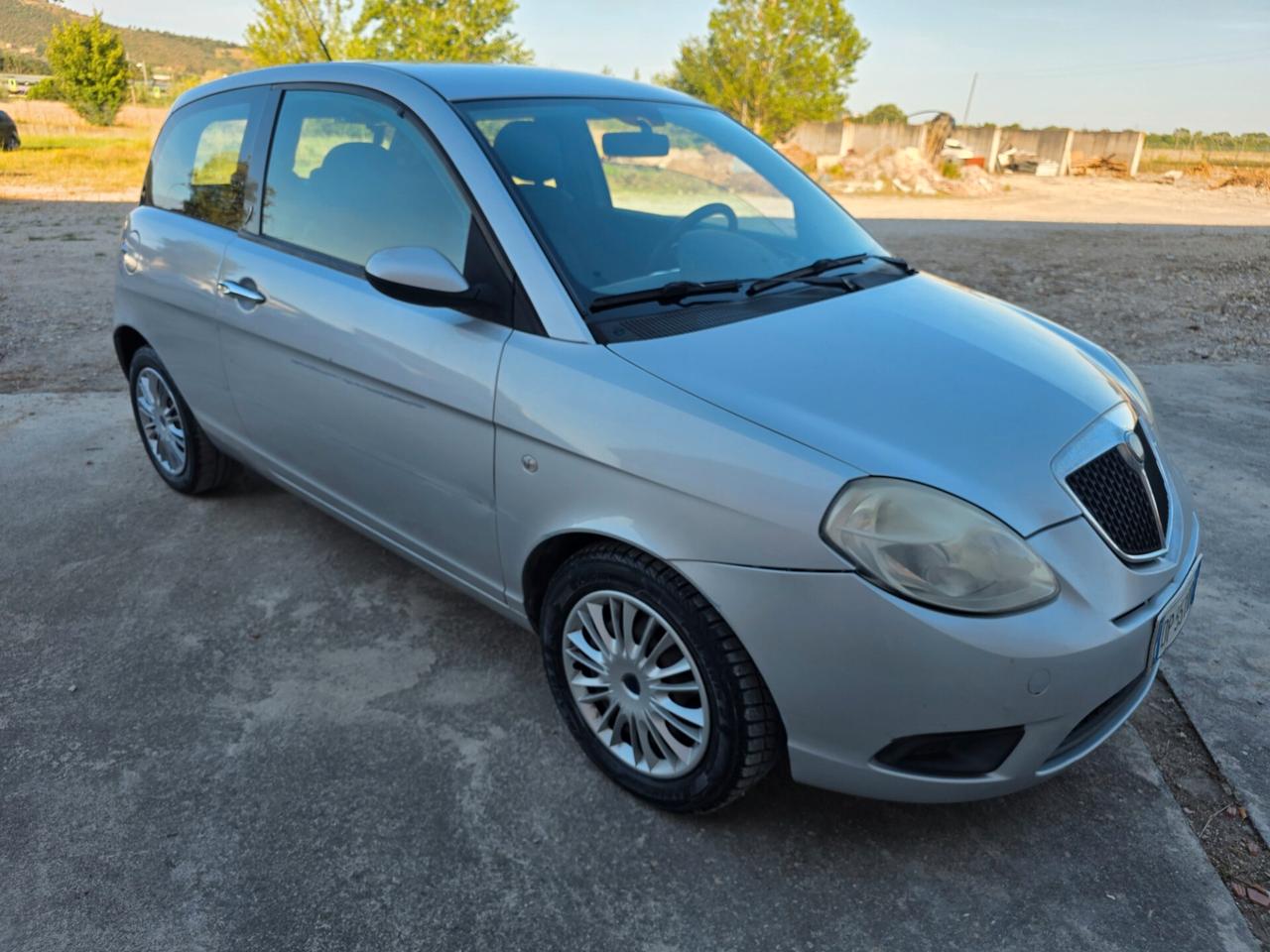 Lancia Ypsilon 1.3 MJT 75 CV Oro