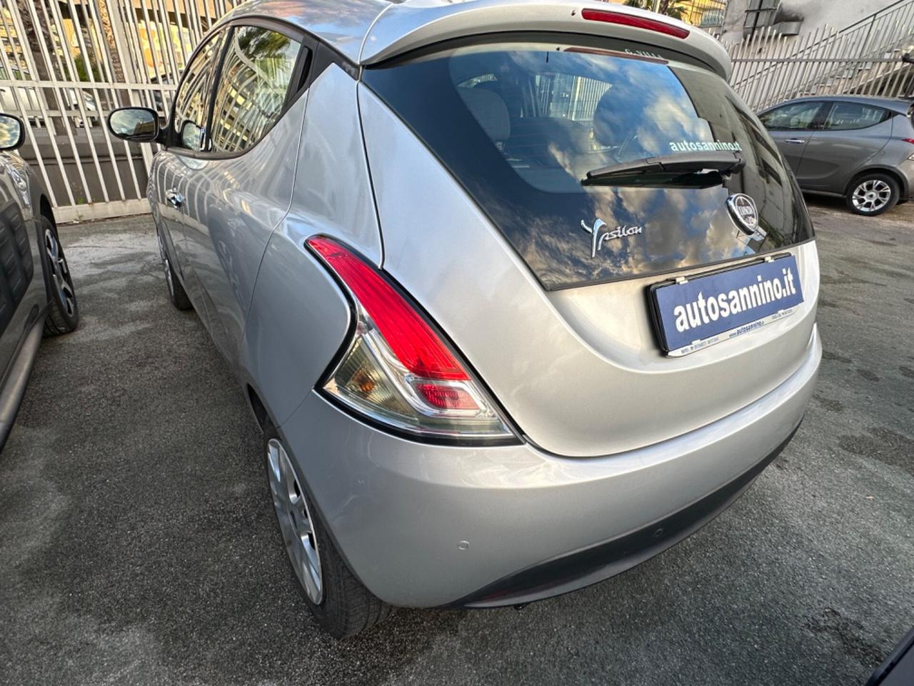 Lancia Ypsilon 0.9 TwinAir 85 CV 5 porte S&S DFN Gold