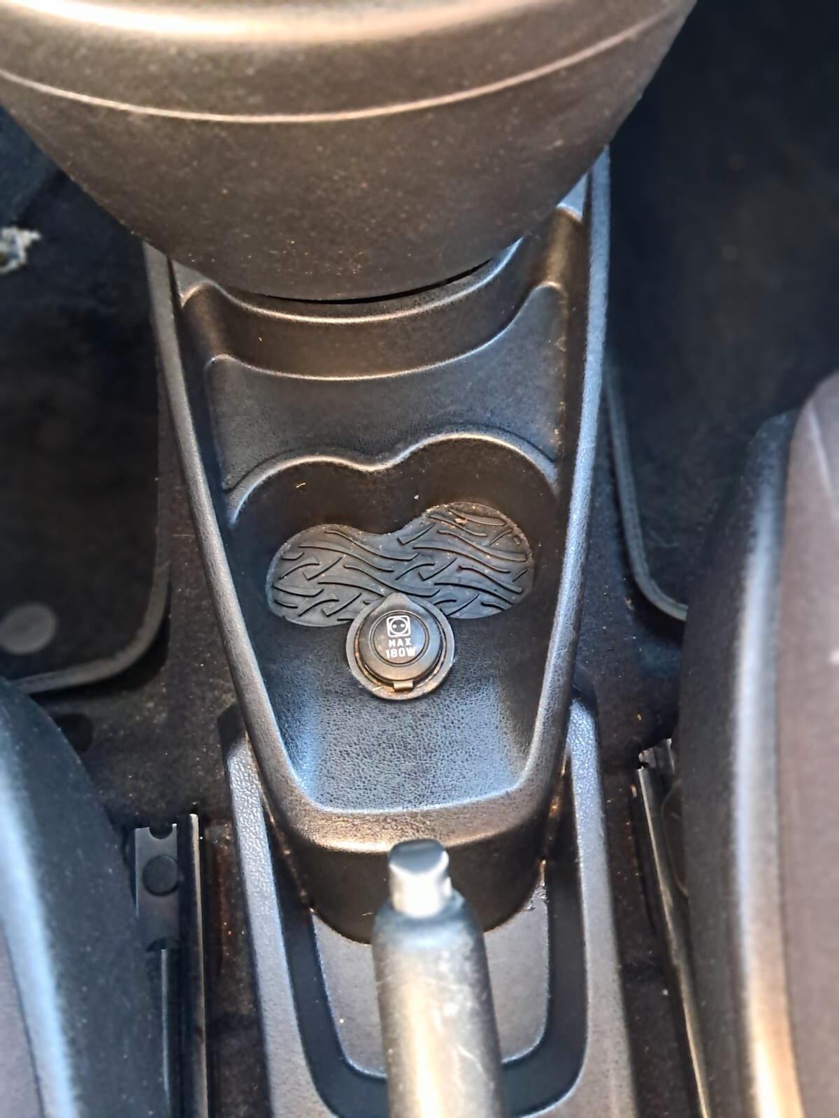 Lancia Ypsilon 1.2 69 CV 5 porte GPL Ecochic Gold