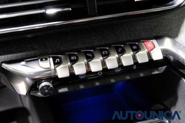 PEUGEOT 3008 HYBRID4 300 E-EAT8 ALLURE PACK