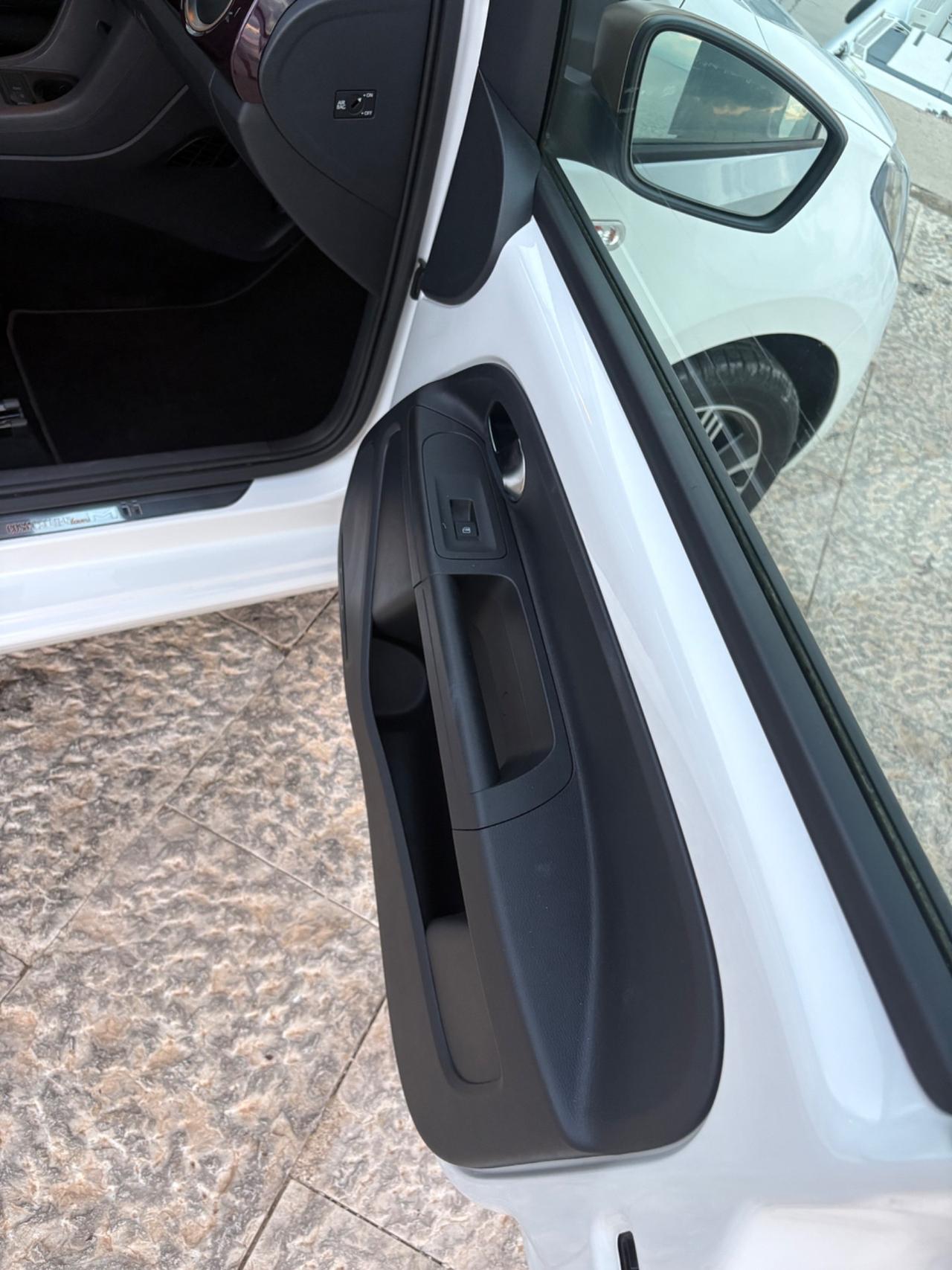 Seat Mii 1.0 5 porte by Cosmopolitan loves