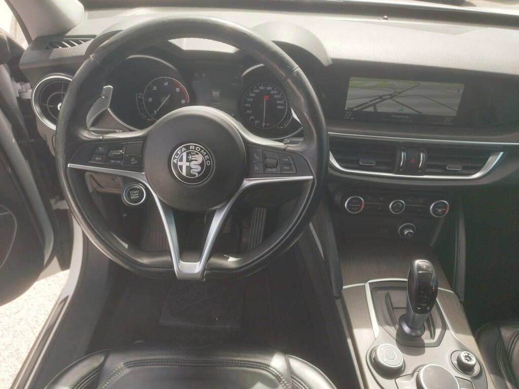 Alfa Romeo Stelvio 2.2 Turbodiesel 210 CV AT8 Q4 Super