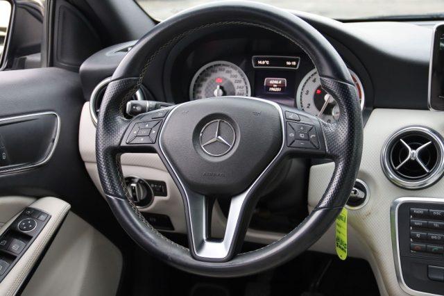 MERCEDES-BENZ A 180 Premium