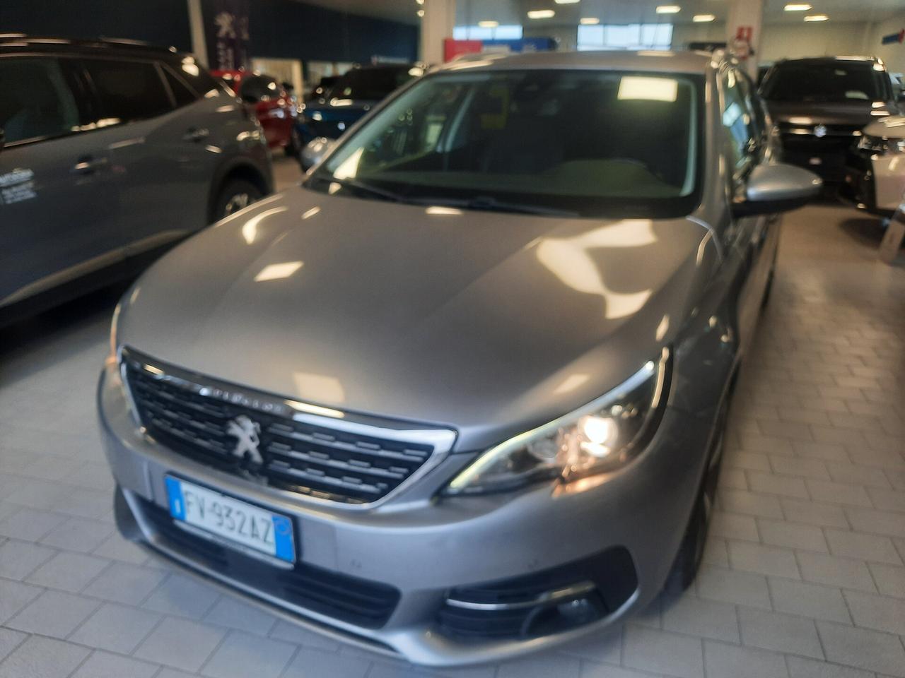 Peugeot 308 BlueHDi 130 S&S SW Allure