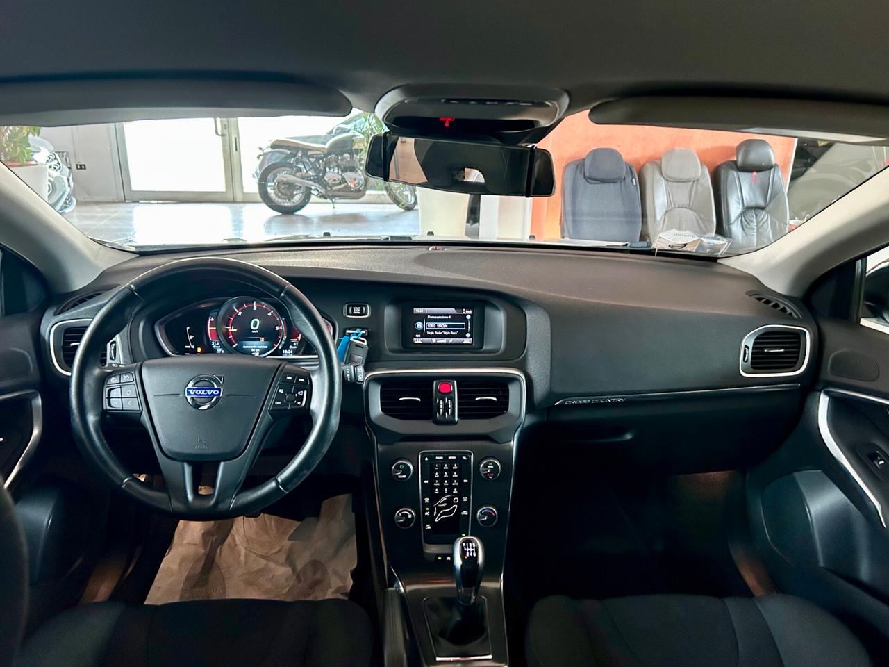 Volvo V40 Cross Country D2 Momentum
