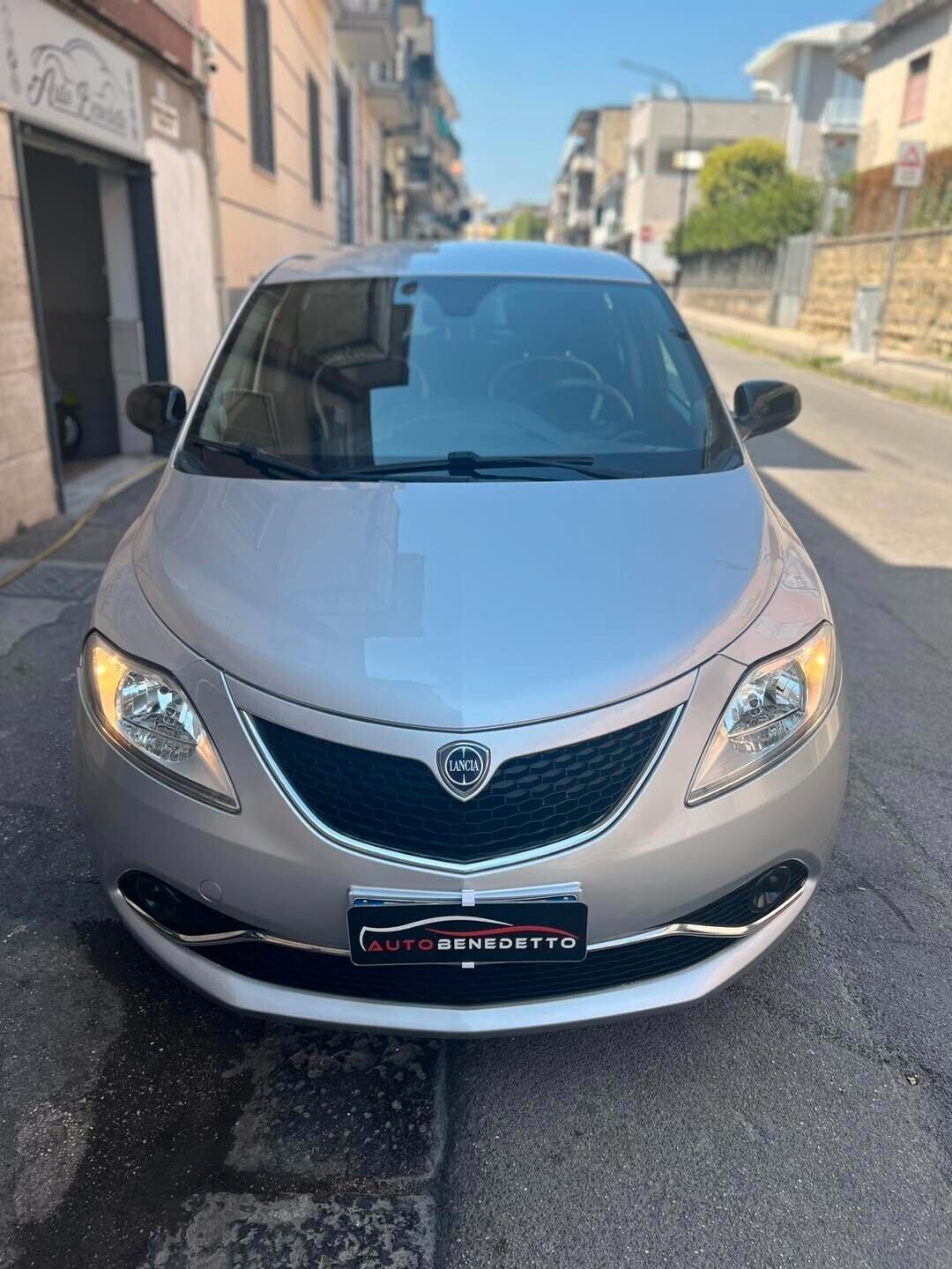 Lancia Ypsilon 1.2 69 CV 5 porte Gold 12/2016