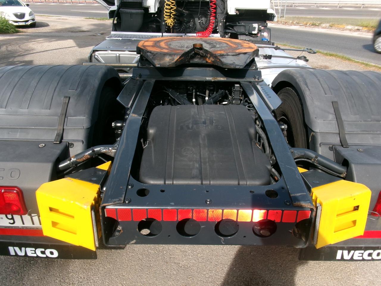 Iveco STRALIS AT 460 E6 MANAULE ZF TRATTORE PER SEMIRIMORCHIO 650000 KM