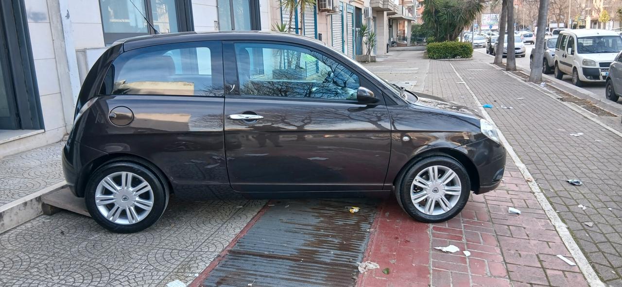 LANCIA YPSILON 1.2 PARI AL NUOVO
