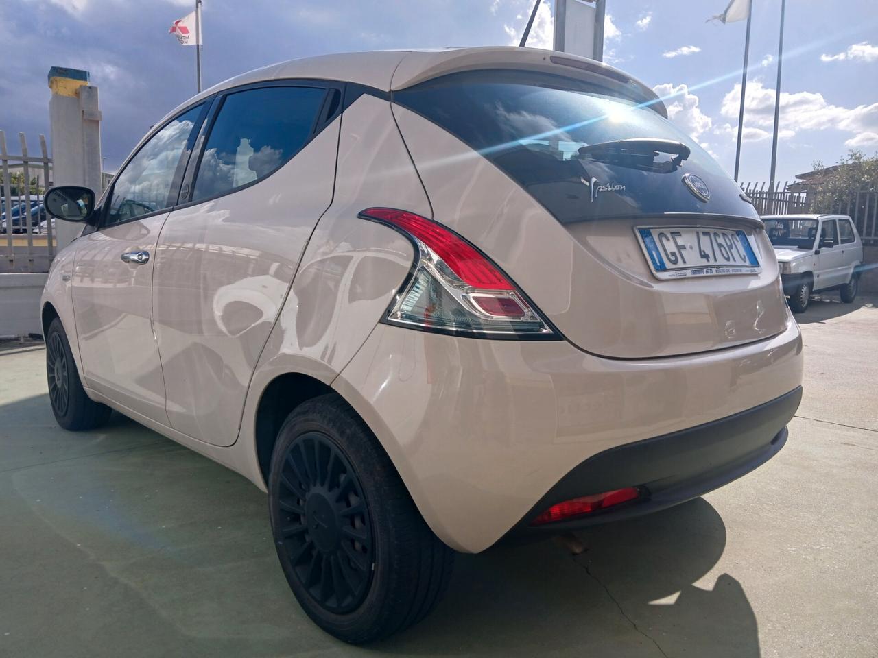 LANCIA Ypsilon 1.000 Hybrid 69cv Km41.300