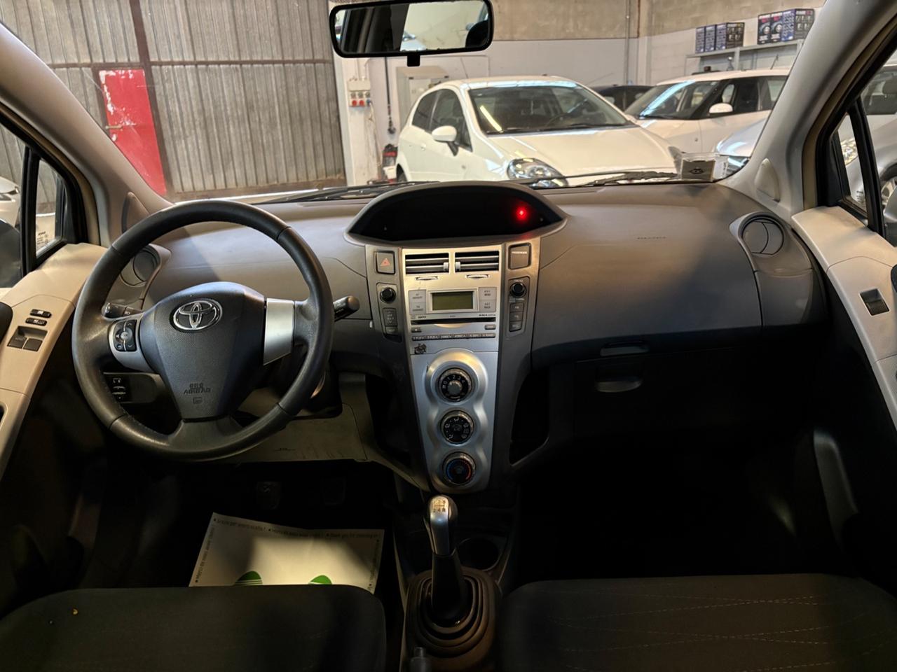 Toyota Yaris 1.0 5 porte Sol