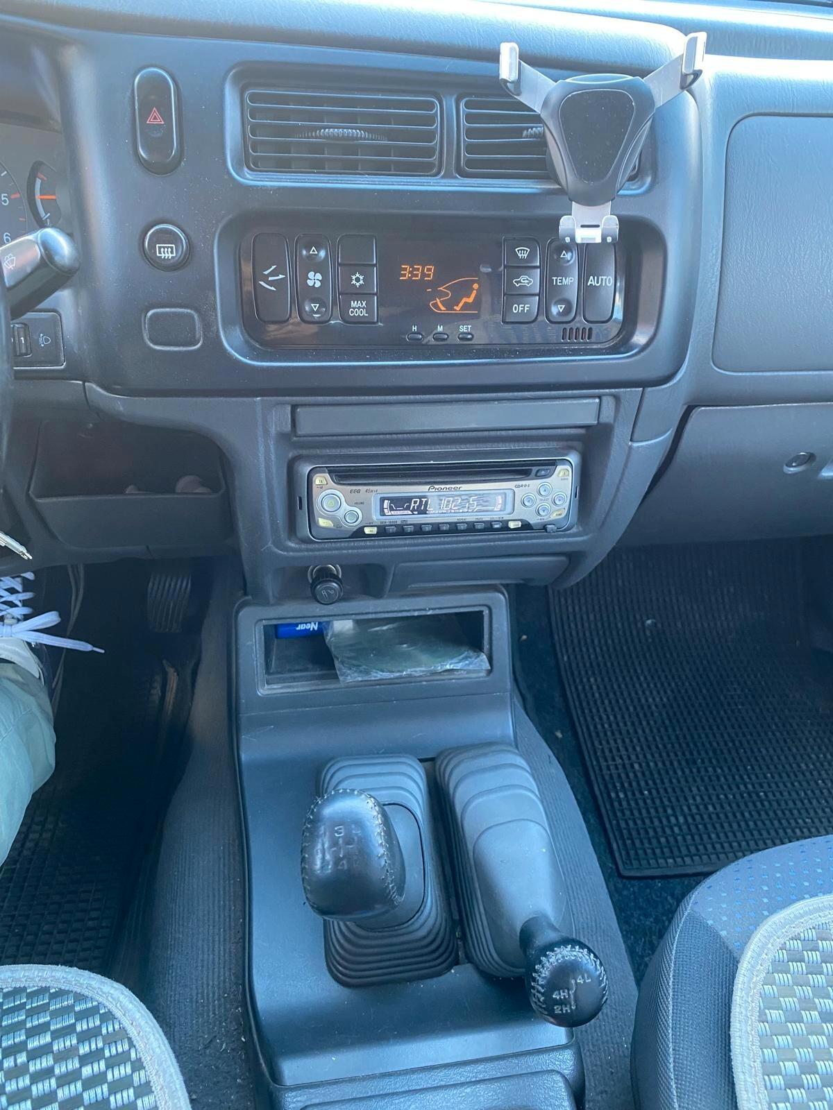 Mitsubishi L200 2.5 TDI 4WD Club Cab Pick-up GLS