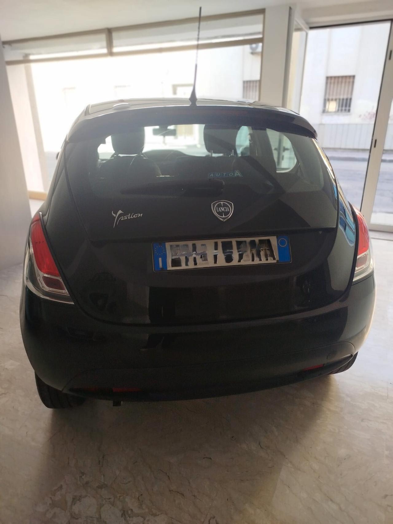 Lancia Ypsilon 1.2 69 CV 5 porte Platinum