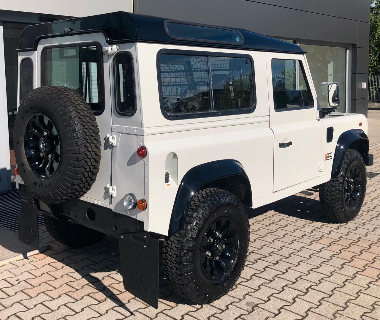 Land Rover Defender 90 2.4 TD 5 AUTOCARRO