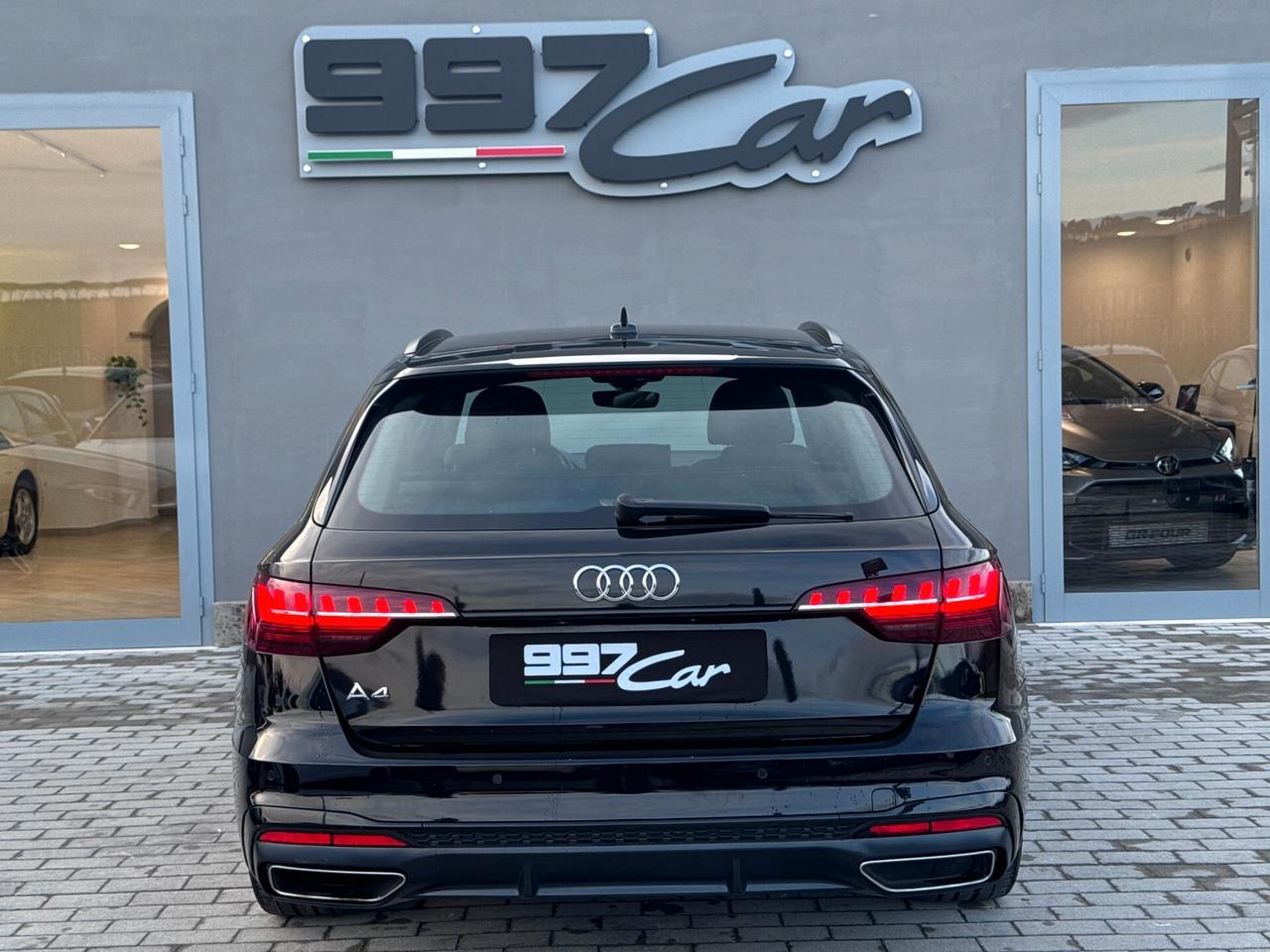 Audi A4 Avant 35 TDI/163 CV S tronic line edition UNI PRO