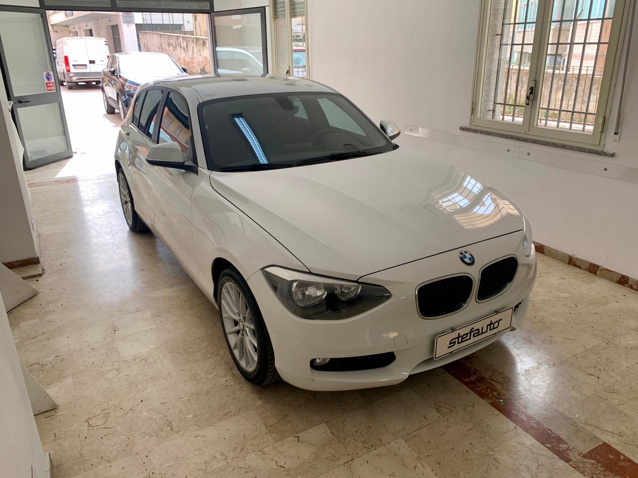 Bmw 118d 5p. Business 150.000km