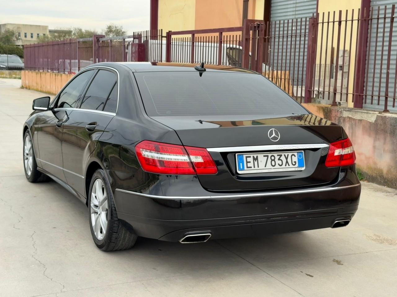 Mercedes-benz E 220 CDI BlueEFFICIENCY Avantgarde