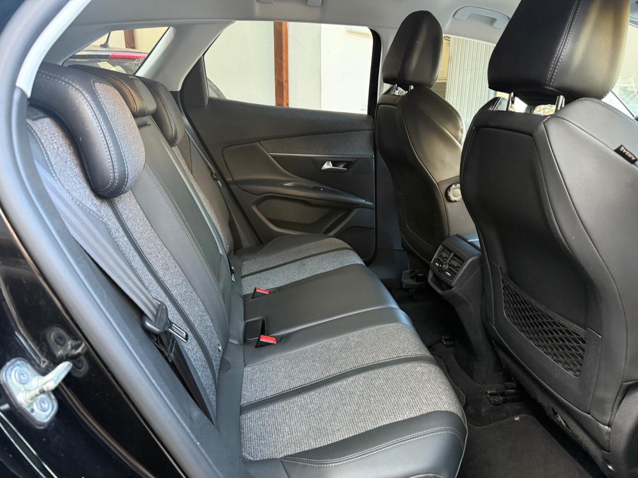 Peugeot 3008 BlueHDi 130 S&S Allure