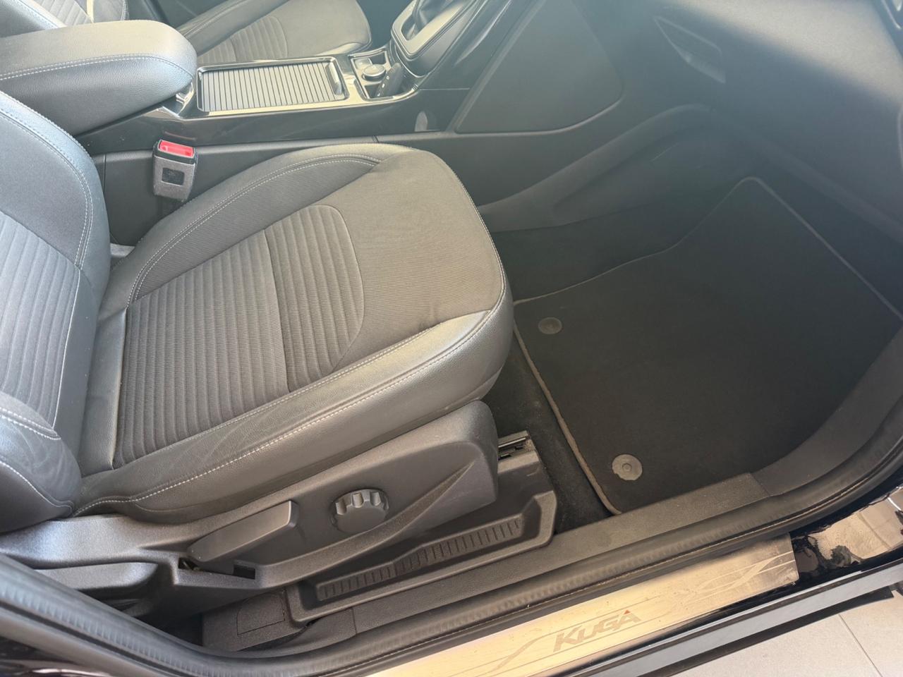 Ford Kuga 1.5 120 CV 2WD ST LINE finanziabile