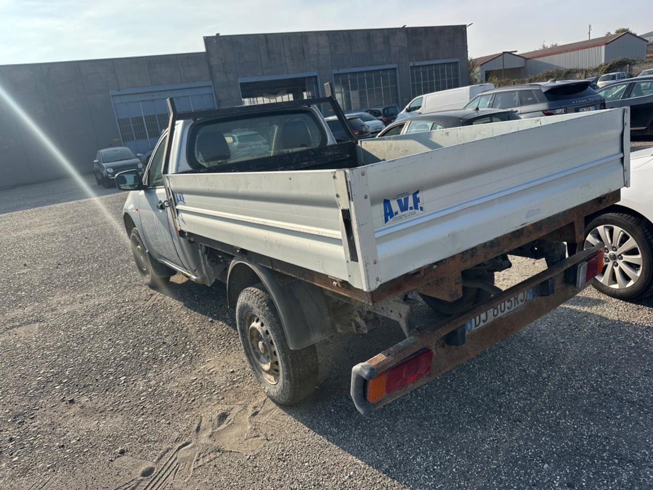 Mitsubishi L200 2.5 DI-D/136CV Single Cab Inform