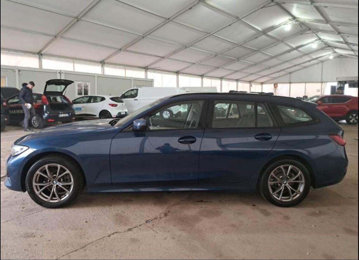 Bmw 318i Touring Sport Aut Nav Tetto Cam UNIPRO IVA DED.