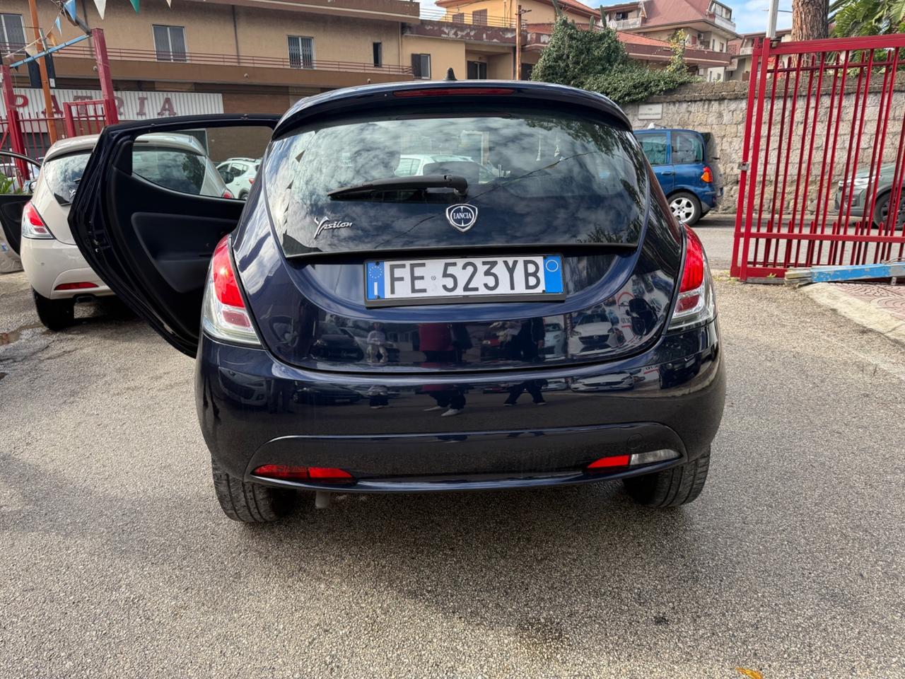 Lancia Ypsilon 1.2 69 CV 5 porte Silver