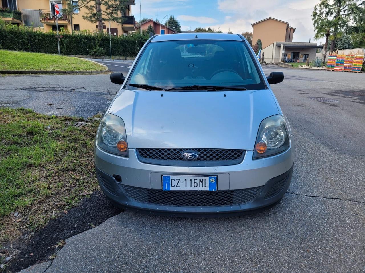 Ford Fiesta 1.4 TDCi 5p. Ghia ADATTA AI NEOPATENTATI