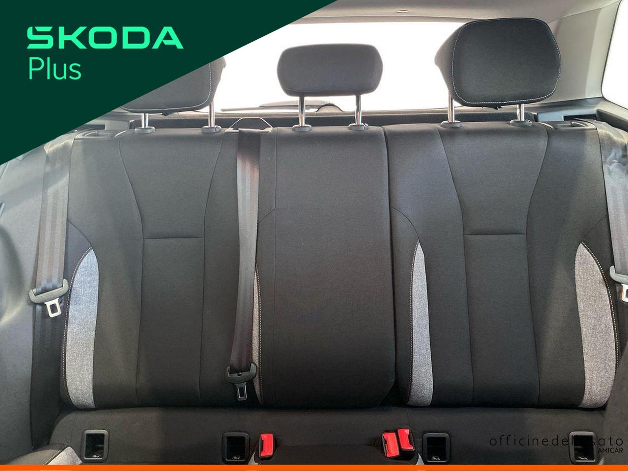 Skoda Kamiq 1.0 tsi 115cv black dots
