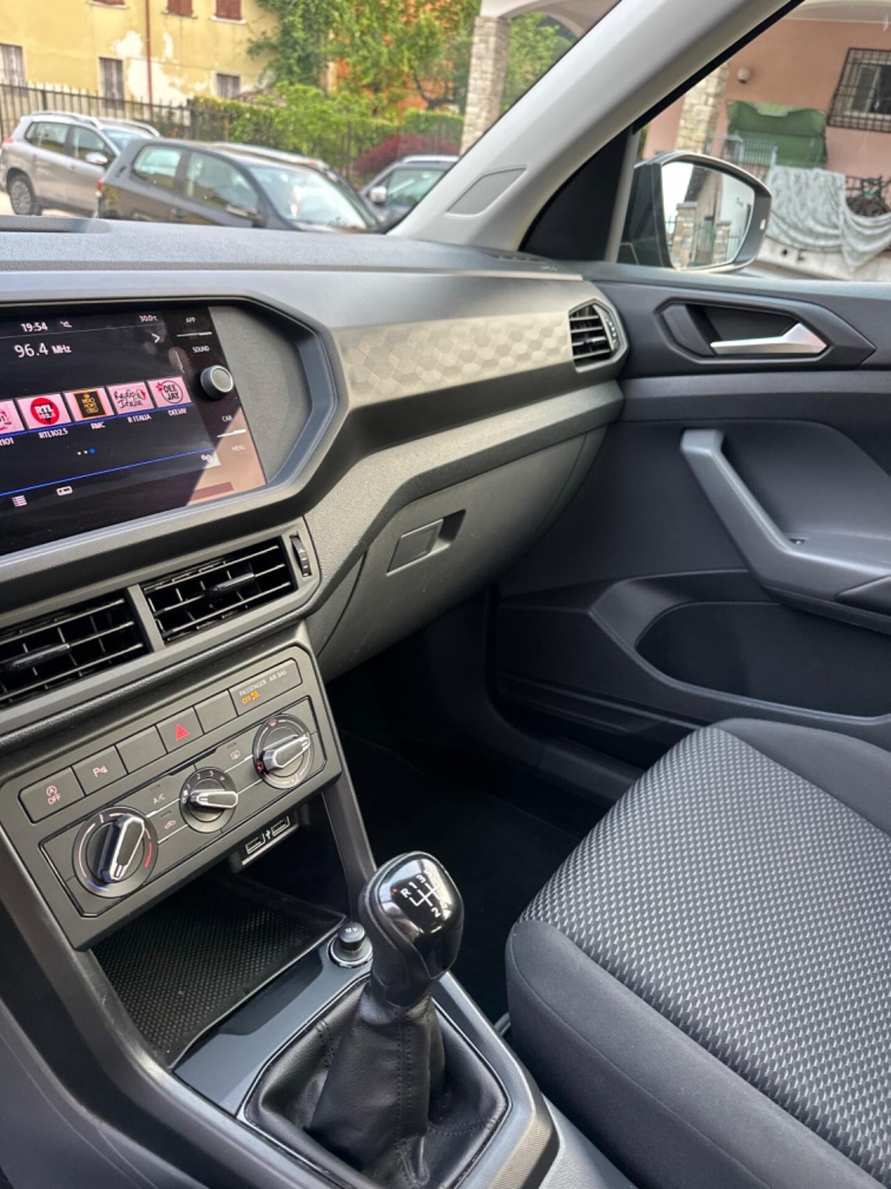 Volkswagen T-CROSS 1.6 TDI STYLE EURO6B LANEASS FRONTASS
