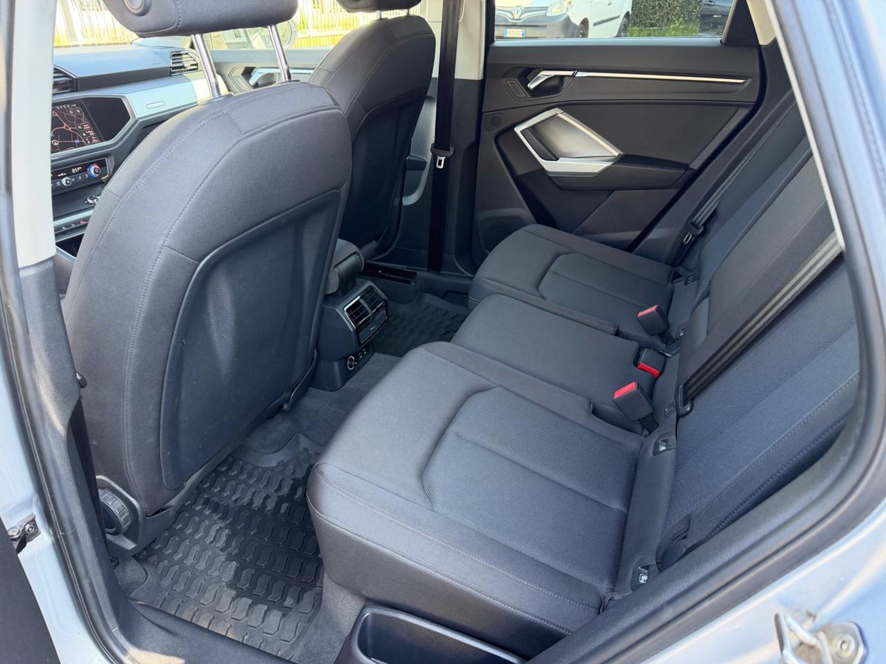 Audi Q3 35 TDI S tronic Business Advanced