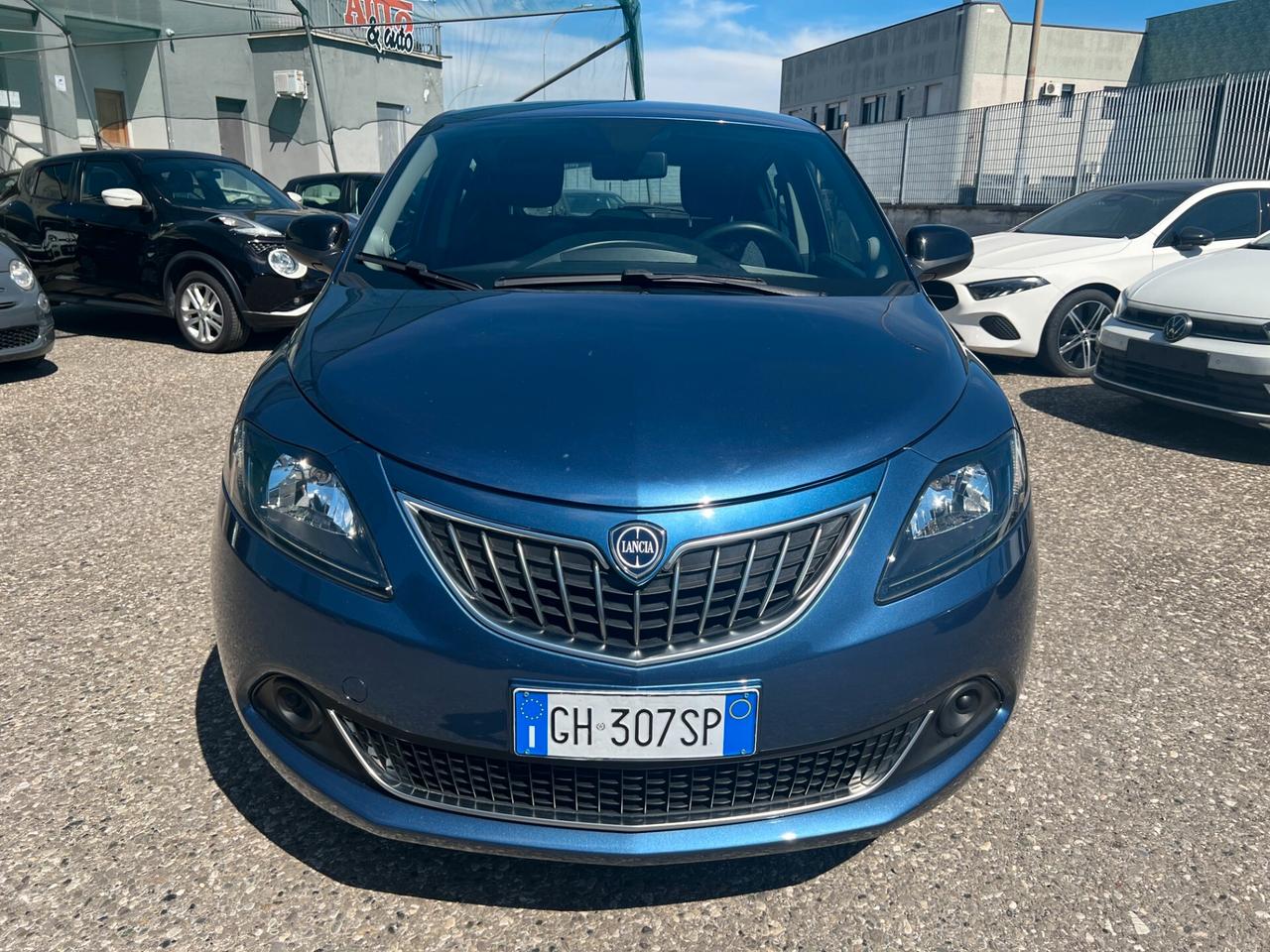 Lancia Ypsilon 1.0 FireFly 5 porte S&S Hybrid Silver